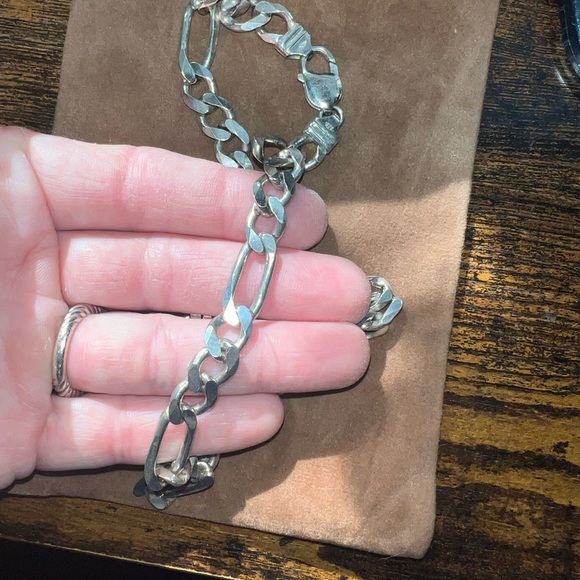Heavy Silver 18” Figaro Chain - Picture 3 of 7